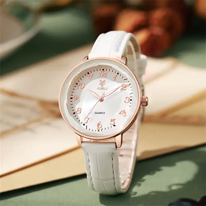 Mode Vert Montre Femmes Affaires 2025