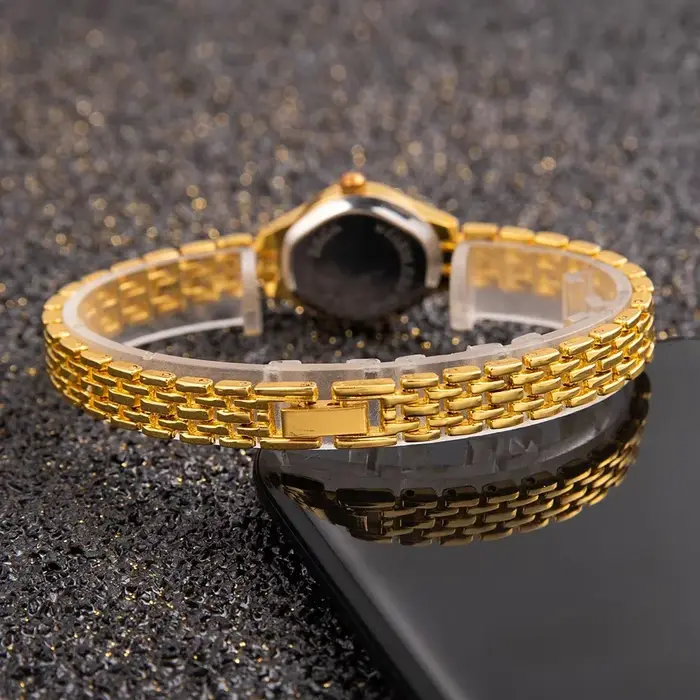 Montres pour femmes simples et élégantes