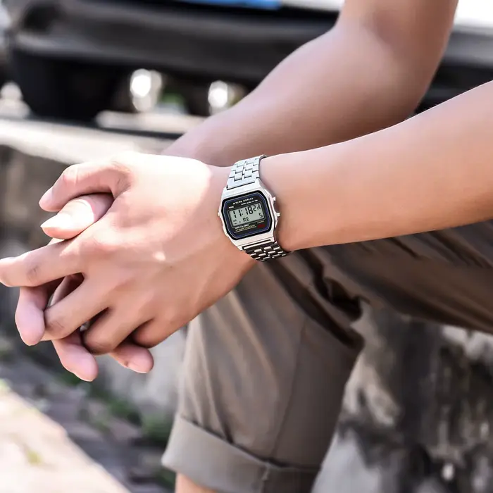 Montres numériques LED de luxe pour hommes en acier inoxydable or argent montre électronique mode affaires