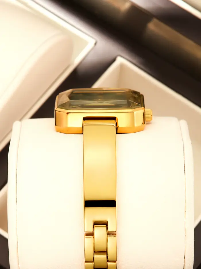 Montre-bracelet pour femme de la marque Yalalusi avec cadran carré : un cadeau sophistiqué pour les occasions décontractées ou professionnelles reloj
