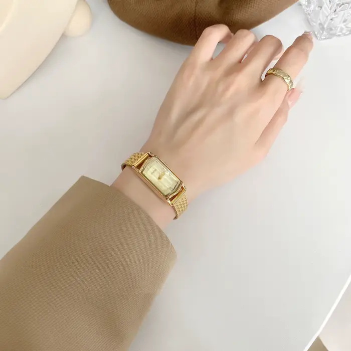 Montre Vintage Élégante Pour Femmes Bracelet En Acier À Motifs De Blé Dorée Ou Rose Quartz Occasions Spéciales
