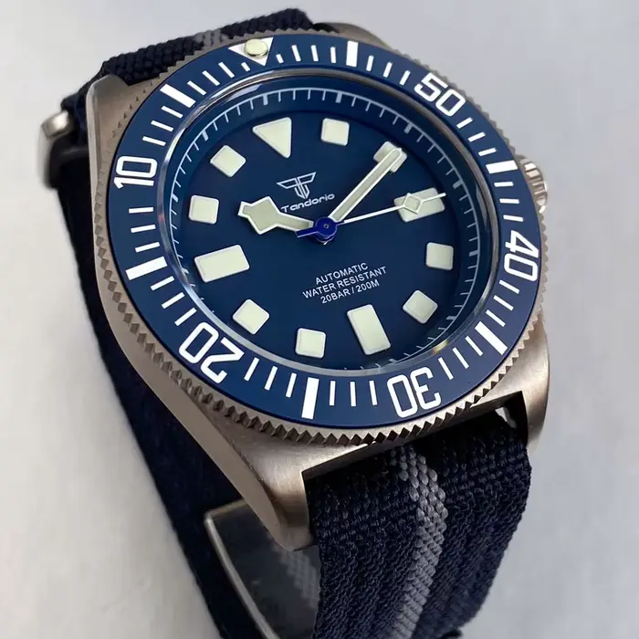 Montre mécanique Tandorio 42 mm rétro avec boîtier en titane résistant à l'eau pour homme occasions spéciales plongée style élégant