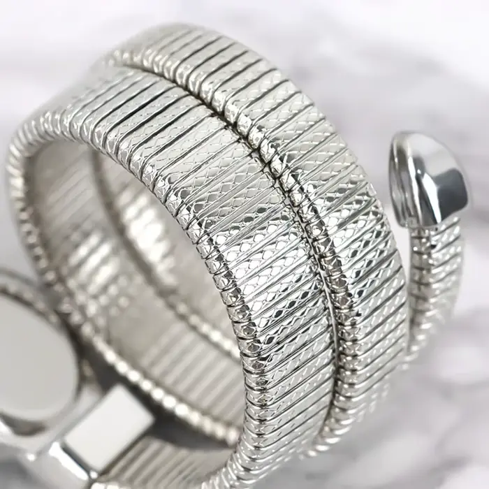 Montre à Quartz en forme de serpent de luxe