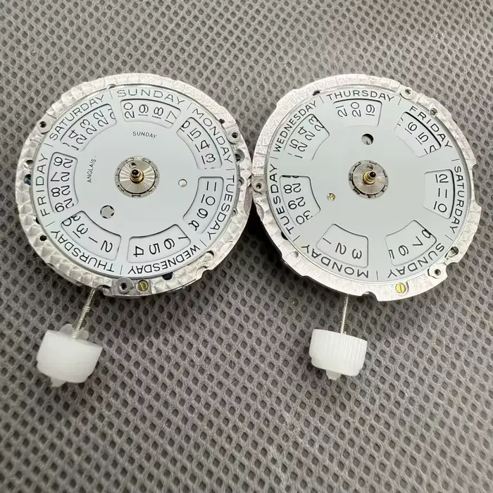 Mouvement automatique Shanghai 40mm et 36mm avec affichage jour et date en anglais et rouge ou blanc pour homme et femme occasions spéciales