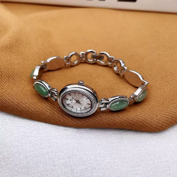 Jade ovale petit cadran montre pour femmes style vintage niche lumière luxe bracelet