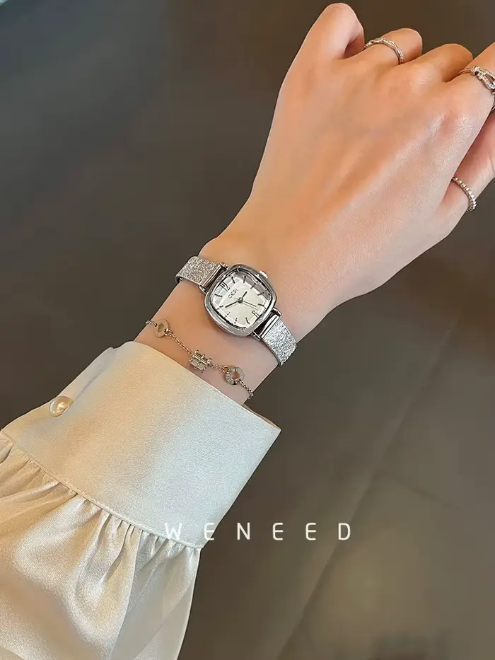 Montre carrée 2026 pour femme