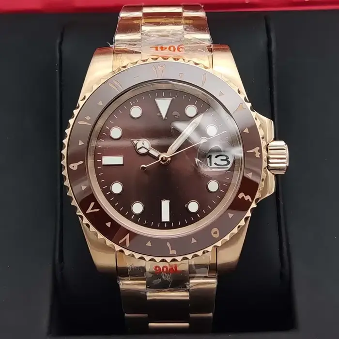 Montre de plongée 40 mm, lunette en céramique, verre saphir, cadran marron, luminescence foncée, éta