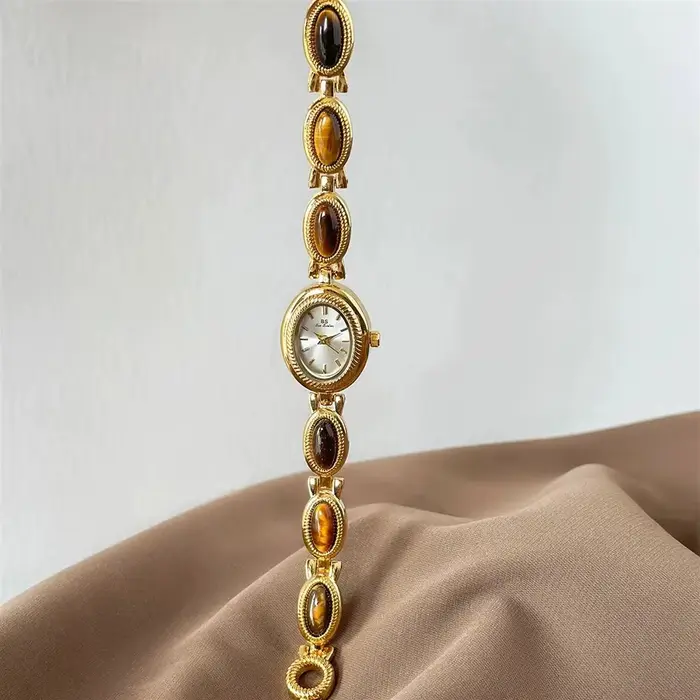 Montre en or pour femmes