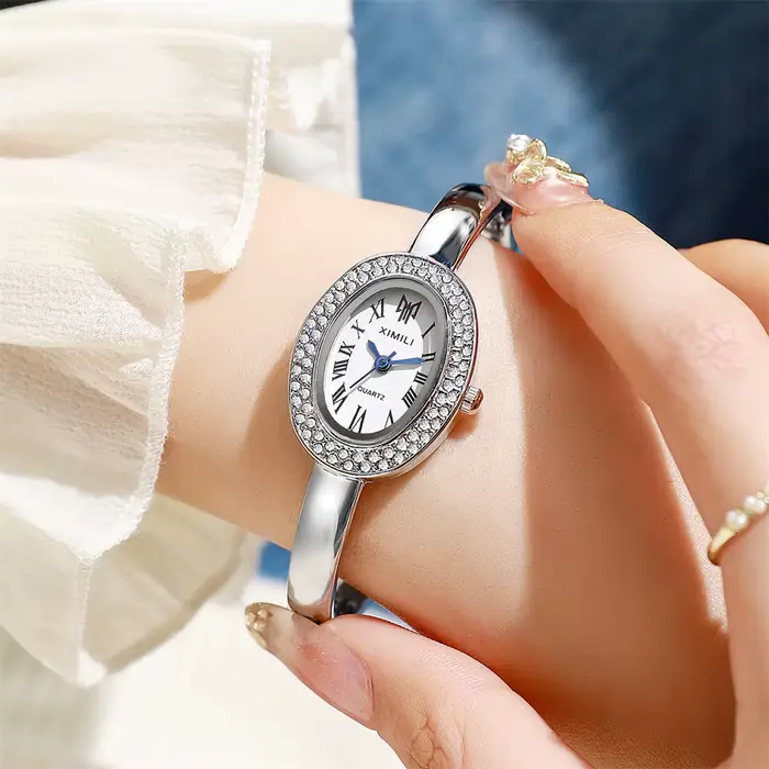 Montre Bracelet Ovale Élégante à Cristal pour Femme Montre à Quartz Dorée