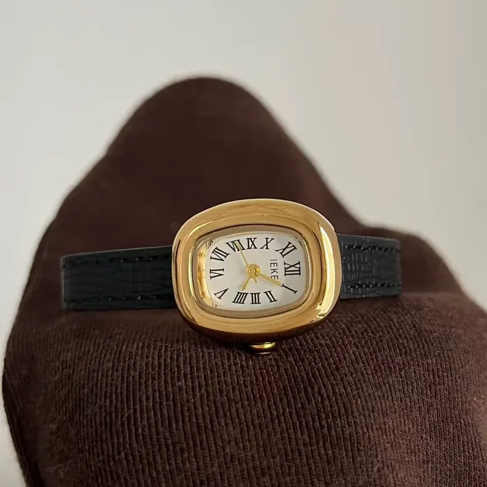 Nouvelle montre à bracelet en cuir pour femme 2026 – Nouveau modèle