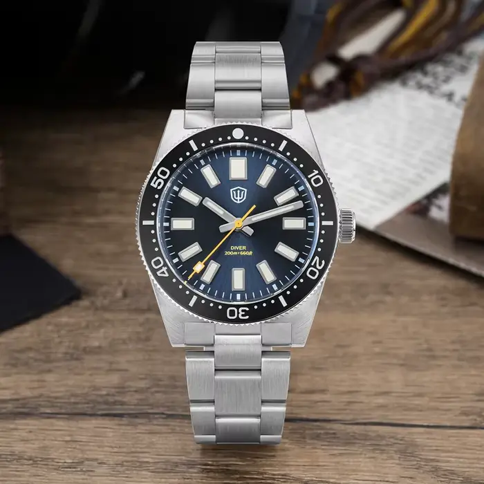 Montre Quartz VH31 à Boîtier Acier Inoxydable Lumineux pour Hommes Occasions Spéciales Plongée et Exploration