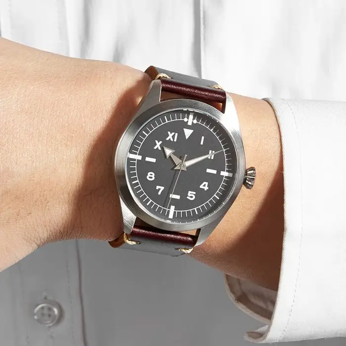 Montre Miyota 8215 à cadran californien pour homme avec mouvement mécanique et bracelet en cuir élégant pour activités extérieures et occasions quotidiennes