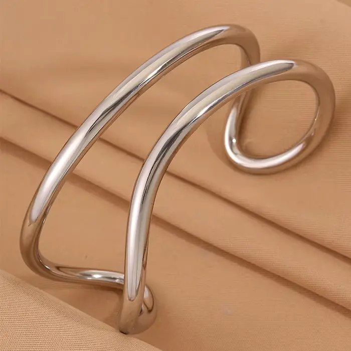 Bracelet en acier inoxydable - bague simple et élégante