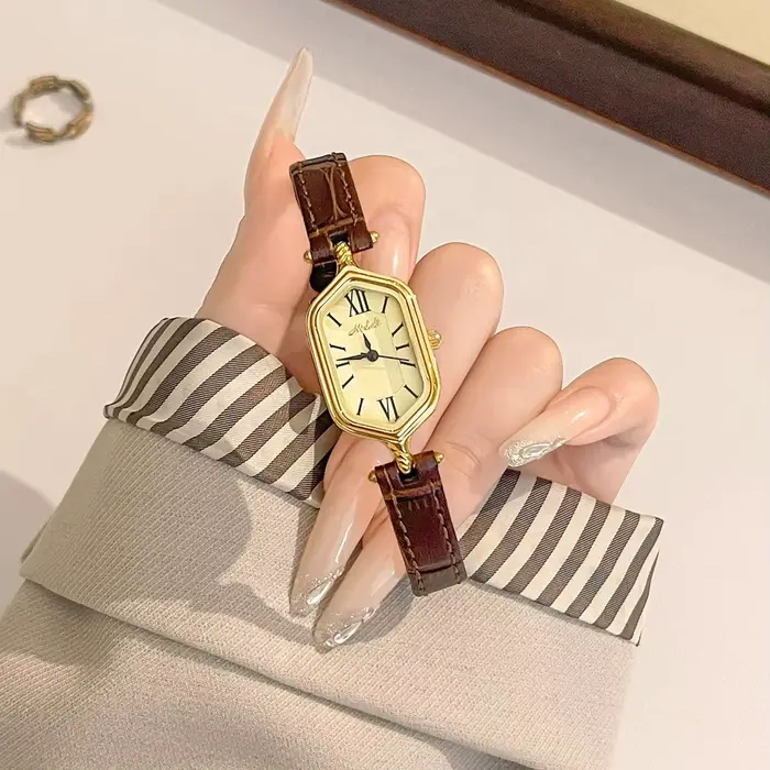 Montre de luxe numérique vintage de style romain pour femme résistante à l'eau et élégante bracelet en cuir pour occasions spéciales