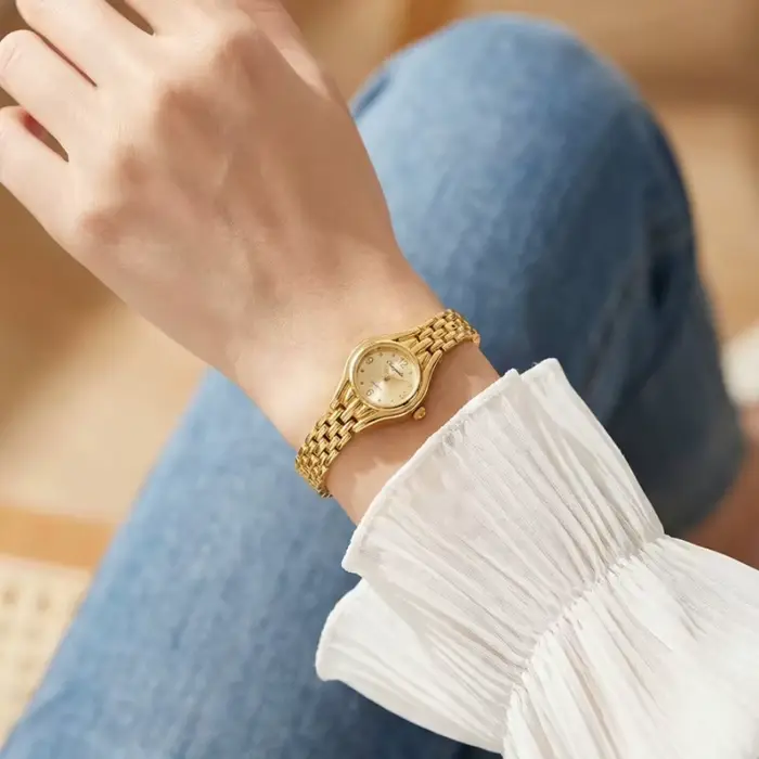 Montres pour femmes simples et élégantes