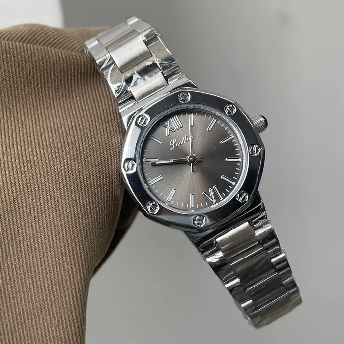 Nouvelle montre argentée de luxe 2026, montre de haute qualité, accessoires cadeaux pour femmes en a