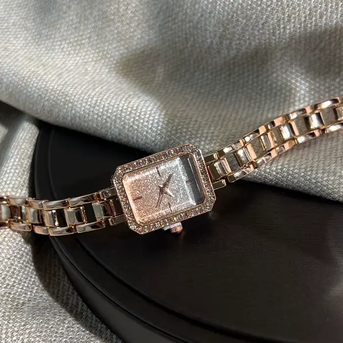 Montres élégantes en cristal de luxe pour femmes