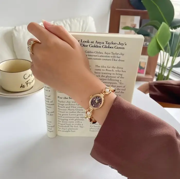 Nouvelle offre spéciale ovale belles dames Vintage montres pour femme fille étudiant mignon élégant petites femmes