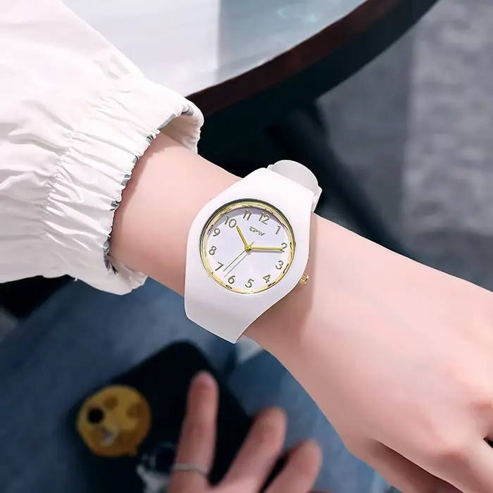 Montre TPW Quartz pour Femmes Bracelet en Silicone Résistante à l'Eau Occasions Spéciales Elégante à Offrir