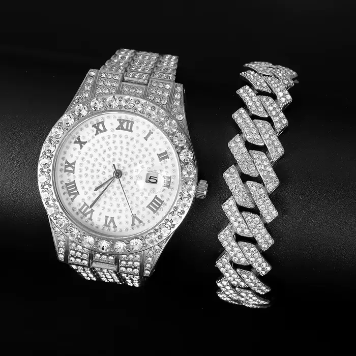 Montre en argent à quartz entièrement sertie de diamants