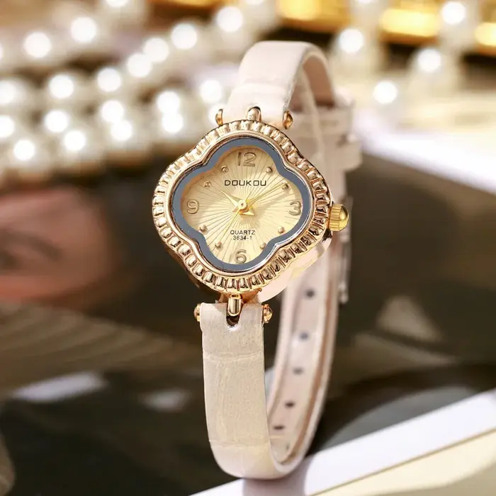Montre pour femme, bracelet trèfle à quatre feuilles