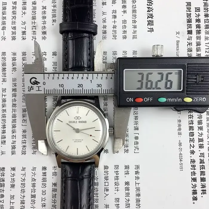 Montre mécanique manuelle pour hommes avec bracelet en cuir noir cadran blanc élégant pour affaires et occasions spéciales