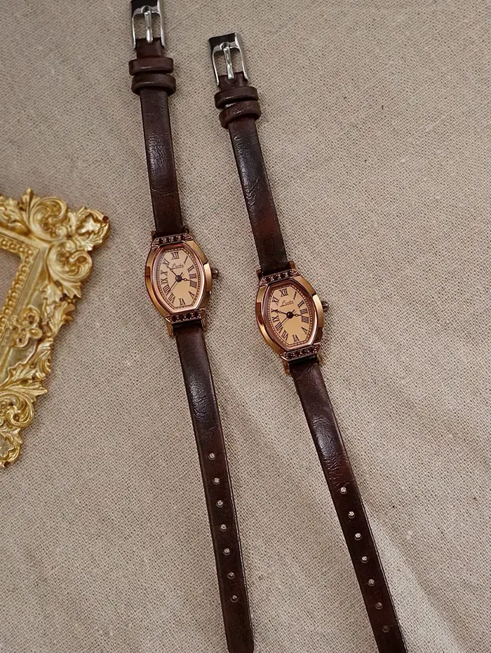 Montre rétro décontractée et élégante pour femme en forme de baril avec cadran en strass pour usage quotidien et soirées élégantes