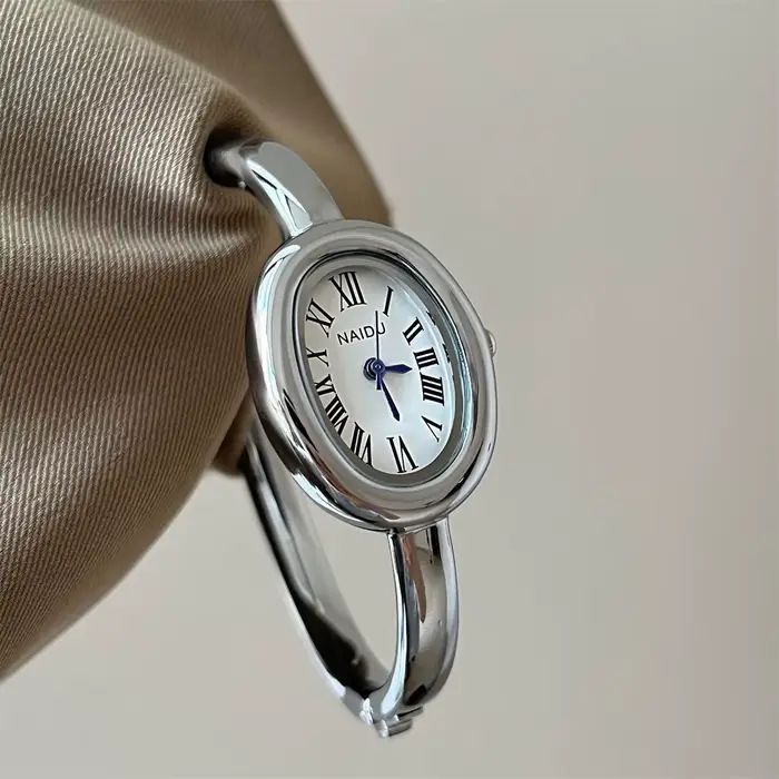 2025 nouvelles belles dames ovales montres pour femmes fille Simple argent or mignon Quartz élégant minimaliste