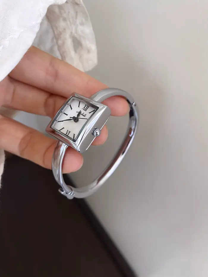 Montre carrée pour femme