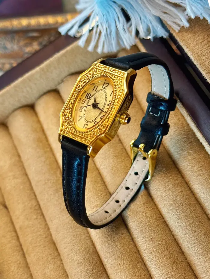 Montre à Quartz Élégante et Délicate Style Rétro Français Dorée Bracelet Cuir Occasions Spéciales