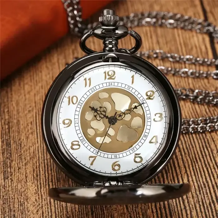Montre de poche en bronze gravée chiffres romains