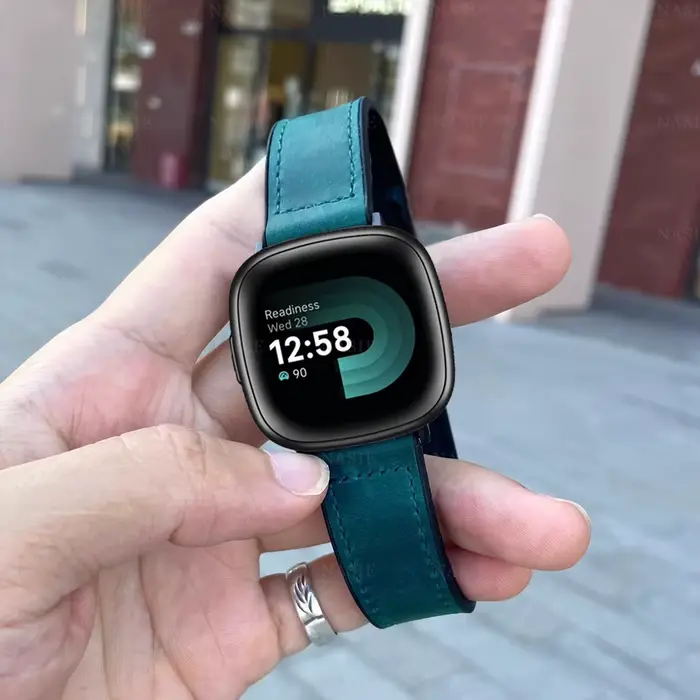 Bracelet en cuir véritable pour Fitbit Versa, bracelet magnétique en silicone pour Fitbit Versa 4, 3