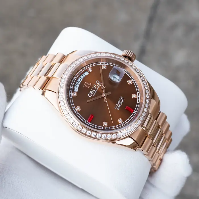 Montre automatique de luxe homme cadran marron bracelet or rose date avec résistance à l'eau et affichage lumineux pour occasions spéciales