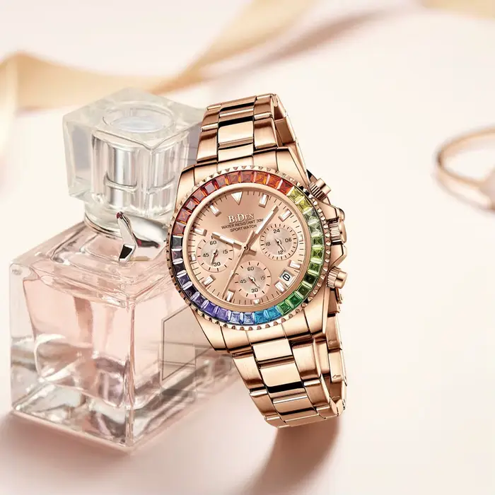 Montre-bracelet en acier inoxydable argenté pour femme