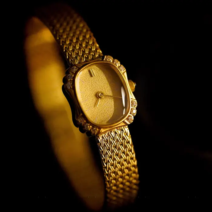 2025 nouvelle montre pour femme plaquée or 18 carats de luxe rétro diamant ellipse Vintage mouvement