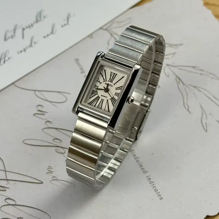 Montres à quartz carrées pour femmes de marque supérieure