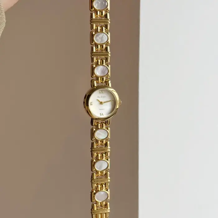 Montres de luxe légères pour femmes Aurora coquille naturelle Bracelet de haute qualité montre-Bracelet à Quartz chiffres romains cadran rond femme montre