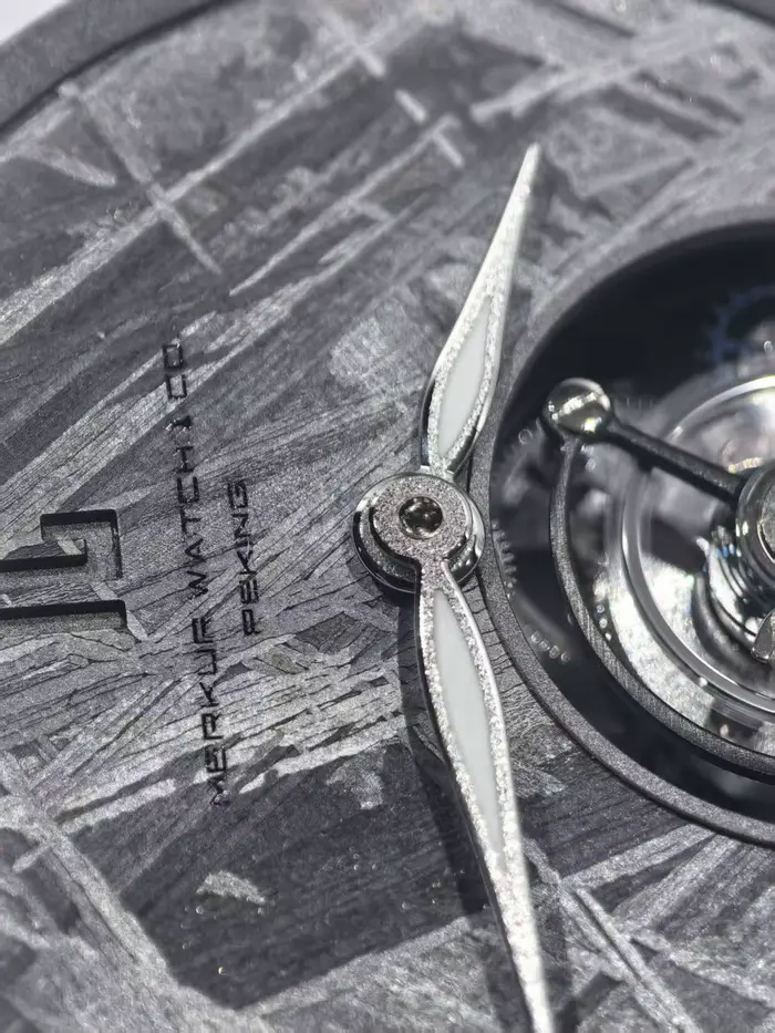 Merkur M – montre Tourbillon en fer et météorite pour hommes