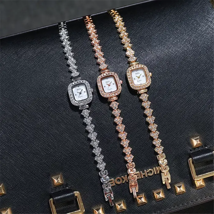 Montre de luxe en acier inoxydable pour femmes style mode et décontracté carré analogique avec boucle pour diverses occasions et cadeaux spéciaux