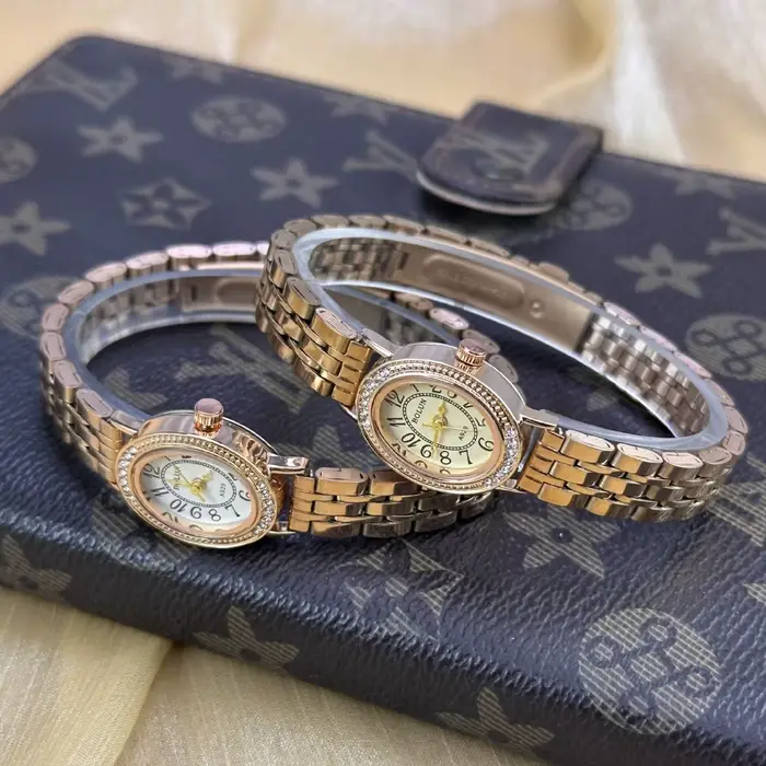 Femmes élégantes diamant ovale montre femme