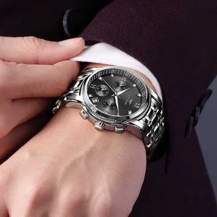Montre Sportive Daniel Gorman Dorée avec Boucle Acier Inoxydable pour Hommes et Femmes Occasions Spéciales