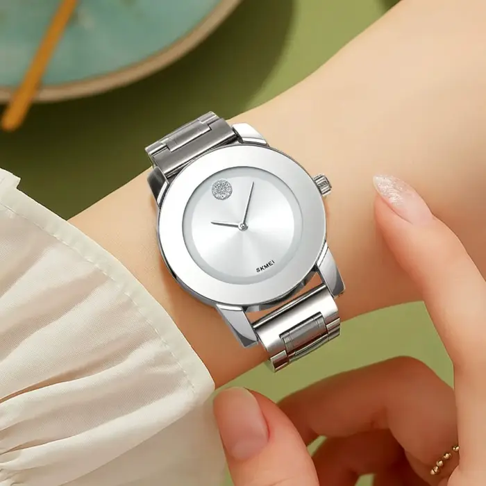 Nouvelle montre à quartz élégante pour femme