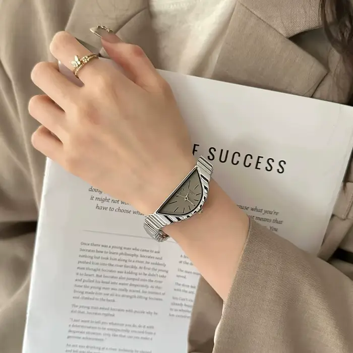 Montre GEDI Or Élégante 2026 Montres-bracelets pour Femmes Montres de Luxe Vintage Niche Étanche à Quartz Cadeaux
