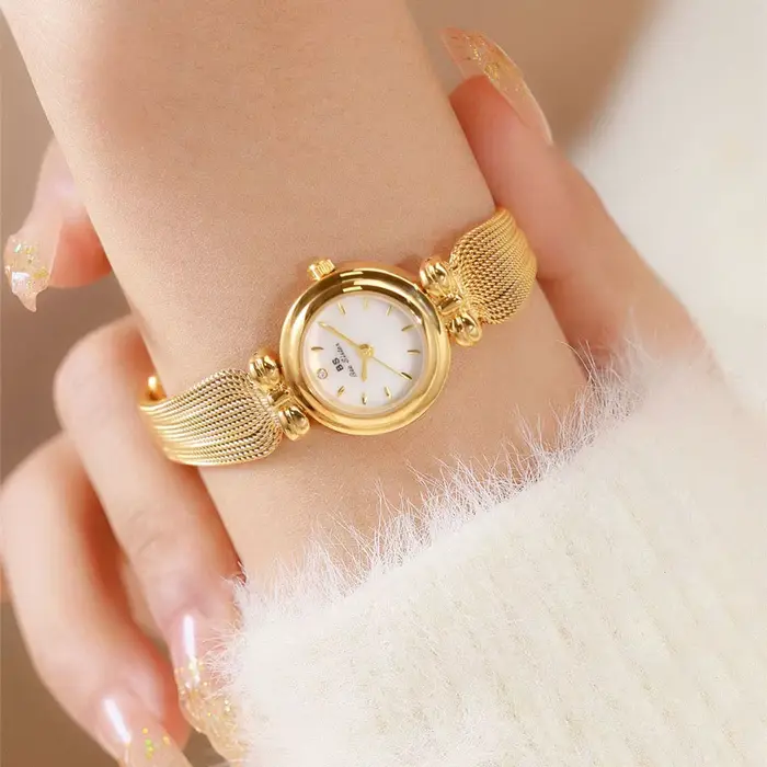 Nouvelles montres pour femmes petit cadran vert montre à Quartz de luxe Vintage dames robe Bracelet
