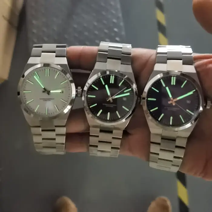 Montre pour homme en verre saphir