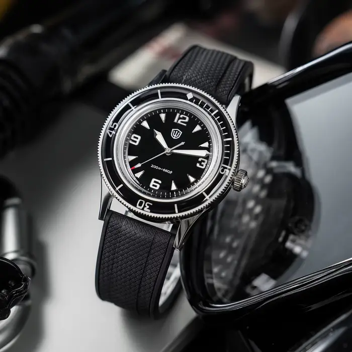Montre de Plongée Vintage à Quartz avec Cristal de Saphir pour Hommes Occasions Spéciales Robuste et Lumineuse