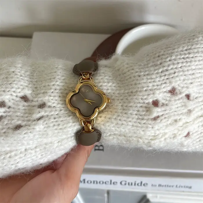 Montre à quartz pour femmes et filles