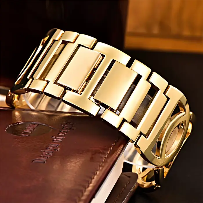 Montre XINEW 6438 pour femme, design décontracté et élégant, idéale pour toutes les occasions, bracelet en alliage doré, mouvement quartz précis