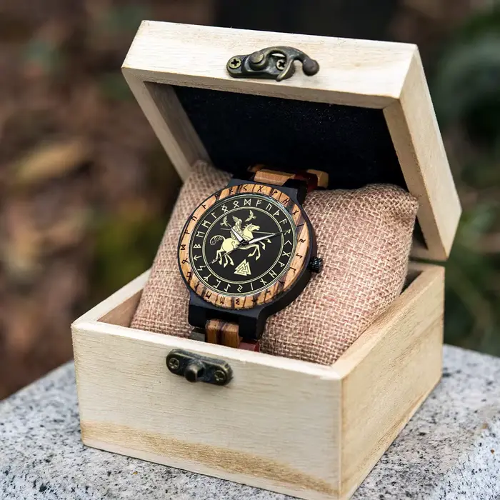 BOBO BIRD Viking Montres en Bois Top Mouvement à Quartz Japonais Montre-Bracelet Unique pour Hommes avec Helm of Awe Runic Circle Coffret Cadeau