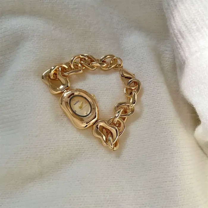 Nouvelles dames personnalisées montres Vintage pour femme fille étudiant mignon bijoux Bracelet Cool